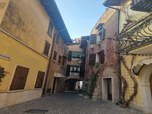 Torri del Benaco - Lago di Garda-Italia 2025-Dorfgasse_II